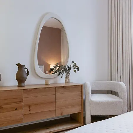 Speechless First Line Lägenhet *